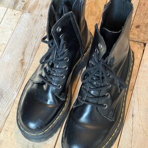 Dr. Marten Jadon platform boot